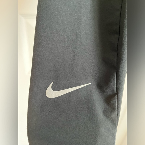 NIKE WOMENS ESSENTIAL 7/8 RUNNING PANTS - Picture 4 of 5